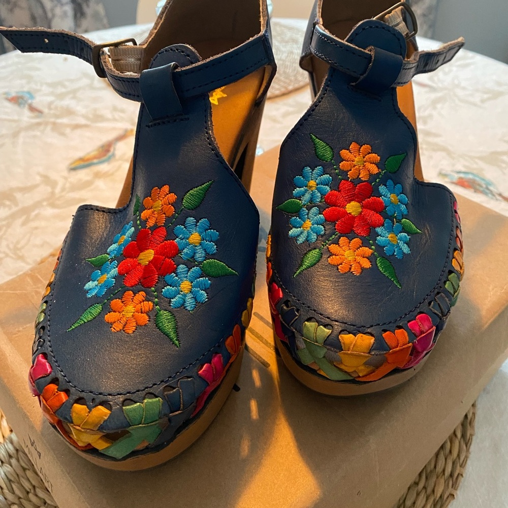 Women’s Embroidered Blue Leather Sandal Clog - Picture 2 of 7
